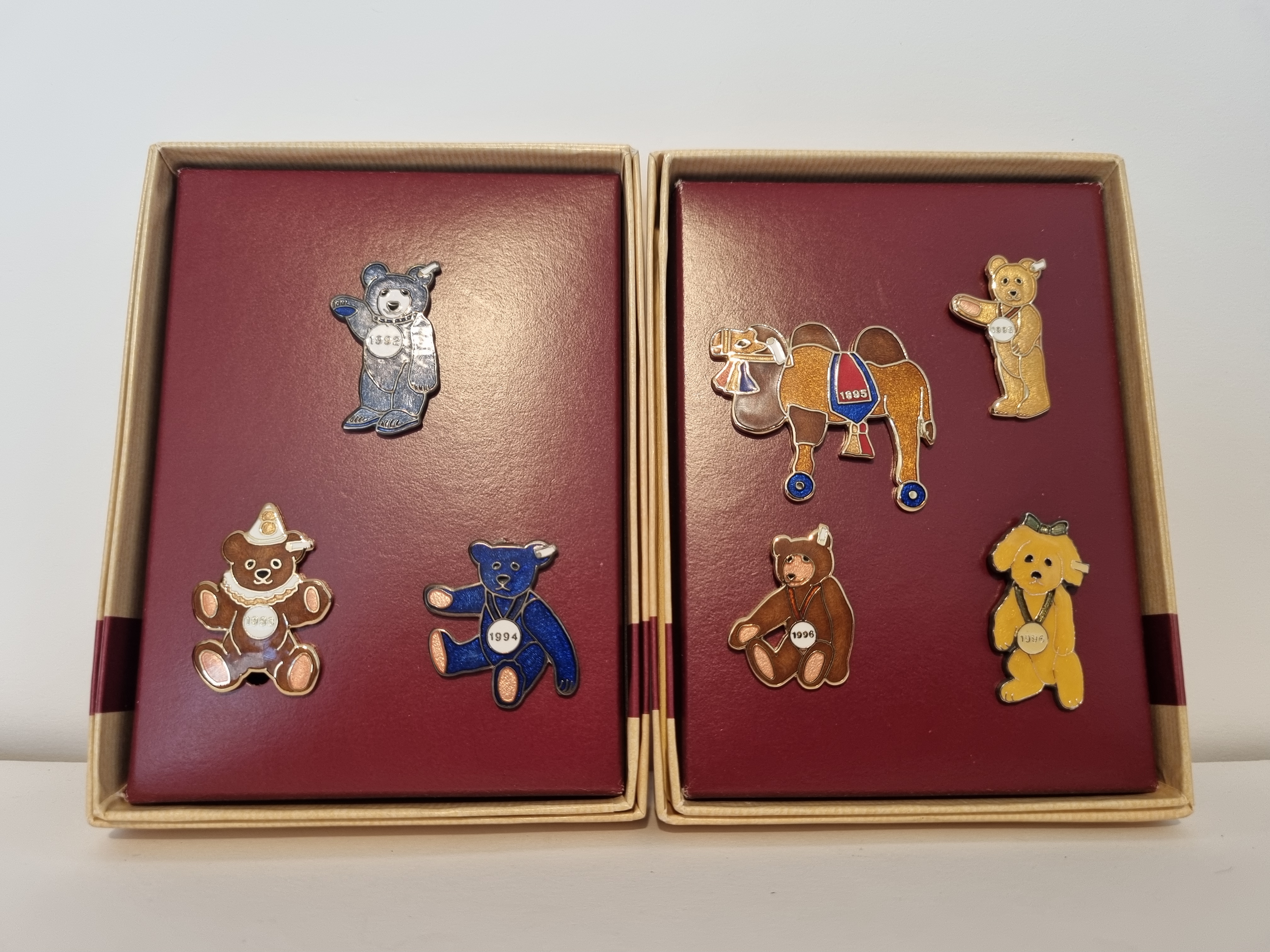 Steiff – Club Pins Steiff – Club Pins